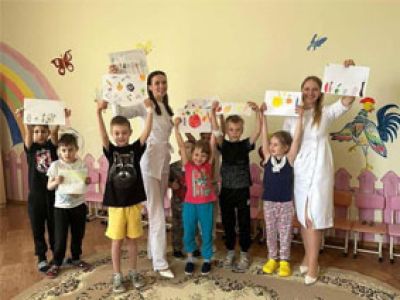 Улыбки — лучшее лекарство! Как в Шарковщине отметили Всемирный день здоровья с маленькими пациентами
